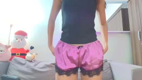 junovaughn online show from December 18, 2025, 12:38 am