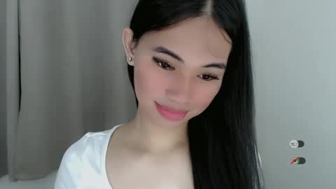 Snapshot of juny_lanyy chatting on February 12, 2025, 6:30 pm Julia online show from February 12, 2025, 6:30 pm