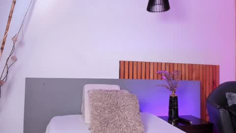 Jupiter Fox online show from April 2, 2026, 6:05 pm