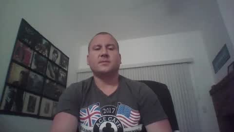 Snapshot of just1more5 chatting on June 12, 2026, 1:37 am just1more5 online show from June 12, 2026, 1:37 am