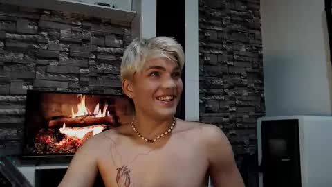 Snapshot of justin_cutie chatting on November 3, 2025, 7:04 pm U bf Justin online show from November 3, 2025, 7:04 pm