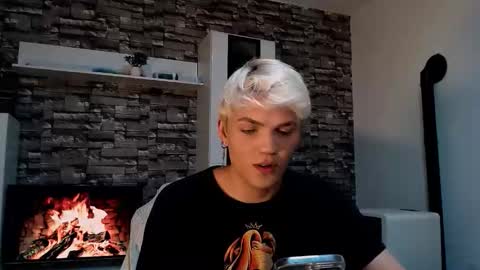 Snapshot of justin_cutie chatting on November 4, 2025, 7:13 pm U bf Justin online show from November 4, 2025, 7:13 pm