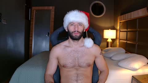 Snapshot of justin_hton chatting on December 6, 2024, 9:54 am Justin online show from December 6, 2024, 9:54 am