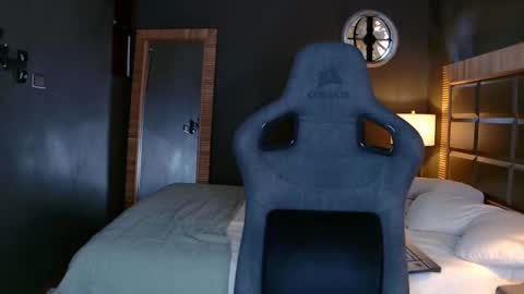 Snapshot of justin_hton chatting on March 4, 2025, 1:59 pm Justin online show from March 4, 2025, 1:59 pm