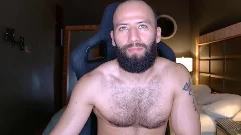 Snapshot of justin_hton chatting on November 6, 2025, 11:37 pm Justin online show from November 6, 2025, 11:37 pm