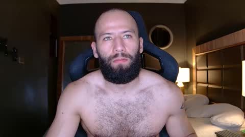 Snapshot of justin_hton chatting on November 8, 2025, 1:17 am Justin online show from November 8, 2025, 1:17 am