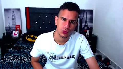 JUSTIN online show from November 22, 2025, 11:37 pm