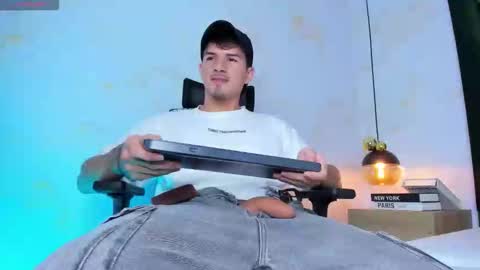 Justin online show from December 13, 2025, 7:53 pm