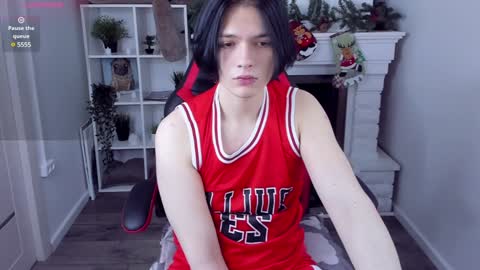 Snapshot of justin_twinkboy chatting on December 23, 2024, 11:39 pm JUSTIN online show from December 23, 2024, 11:39 pm