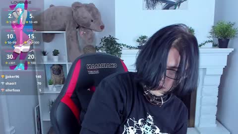 Snapshot of justin_twinkboy chatting on January 12, 2025, 10:54 pm JUSTIN online show from January 12, 2025, 10:54 pm