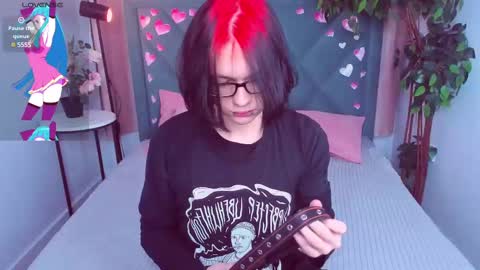Snapshot of justin_twinkboy chatting on February 16, 2025, 12:43 pm JUSTIN online show from February 16, 2025, 12:43 pm
