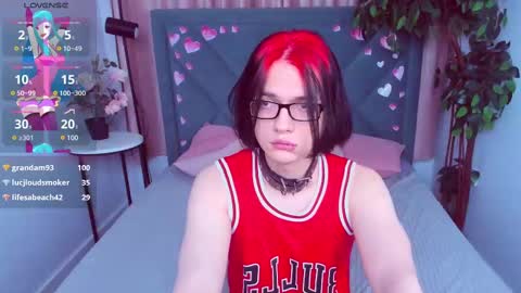 Snapshot of justin_twinkboy chatting on February 17, 2025, 2:20 am JUSTIN online show from February 17, 2025, 2:20 am
