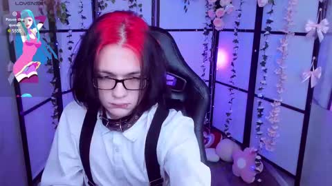 Snapshot of justin_twinkboy chatting on February 27, 2025, 12:45 pm JUSTIN online show from February 27, 2025, 12:45 pm