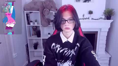 Snapshot of justin_twinkboy chatting on March 8, 2025, 8:35 pm JUSTIN online show from March 8, 2025, 8:35 pm