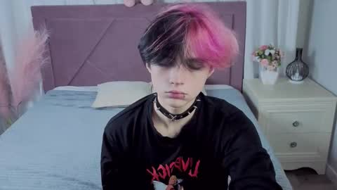 Snapshot of justin_twinkboy chatting on September 10, 2025, 8:53 pm JUSTIN online show from September 10, 2025, 8:53 pm