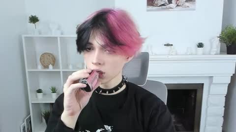 Snapshot of justin_twinkboy chatting on September 16, 2025, 12:28 pm JUSTIN online show from September 16, 2025, 12:28 pm