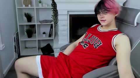 Snapshot of justin_twinkboy chatting on September 21, 2025, 8:21 pm JUSTIN online show from September 21, 2025, 8:21 pm