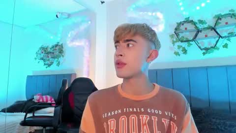 Justin online show from September 12, 2025, 11:32 am