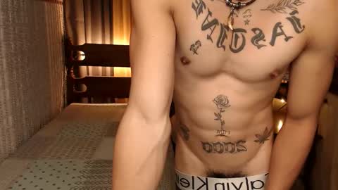 justine_hunk online show from January 11, 2025, 10:19 am
