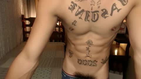 justine_hunk online show from November 18, 2025, 6:07 am