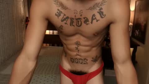 justine_hunk online show from November 23, 2025, 8:47 am