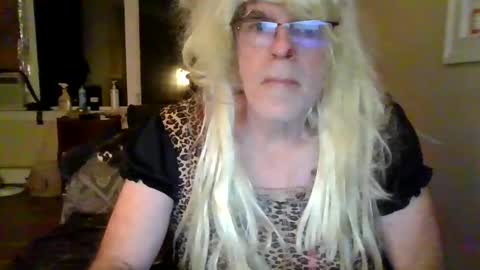 justinefox online show from October 25, 2025, 11:54 pm