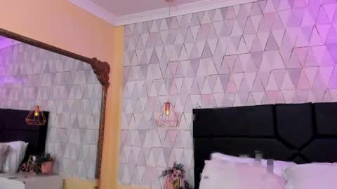 Justine online show from April 20, 2026, 4:04 am