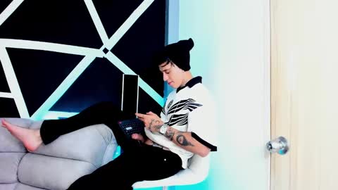 justinfuller_31 online show from September 11, 2025, 7:14 pm