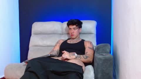 justinfuller_31 online show from December 19, 2025, 8:38 pm