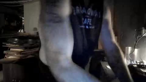 justinmoore1987 online show from December 18, 2025, 6:19 am