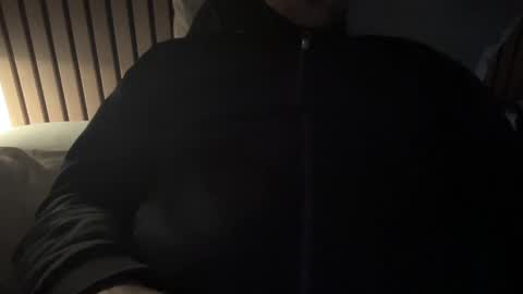 Snapshot of justmeandyou00 chatting on February 5, 2025, 5:09 pm justmeandyou00 online show from February 5, 2025, 5:09 pm