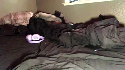 Call me Just online show from September 15, 2025, 10:21 pm