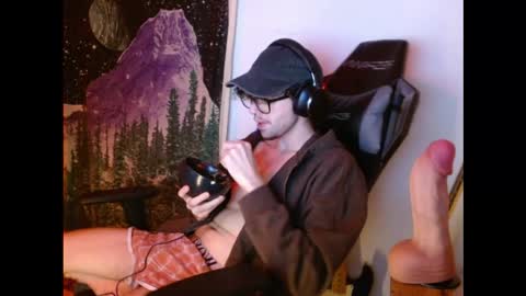 juststonie online show from November 21, 2025, 7:51 am