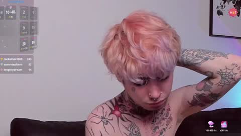 Snapshot of juuzou_kit chatting on January 19, 2025, 2:28 pm Juuzou hehim u can call me Juz online show from January 19, 2025, 2:28 pm