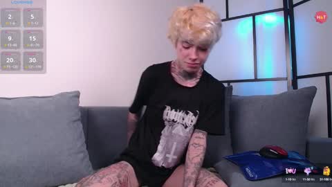 Snapshot of juuzou_kit chatting on January 29, 2025, 3:26 pm Juuzou hehim u can call me Juz online show from January 29, 2025, 3:26 pm