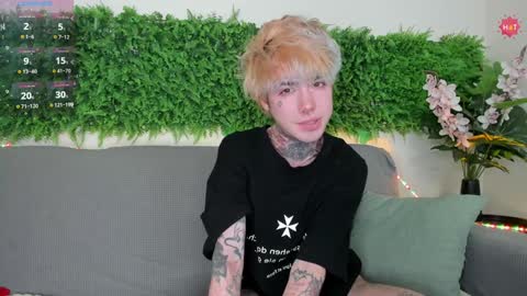 Snapshot of juuzou_kit chatting on February 1, 2025, 3:28 pm Juuzou hehim u can call me Juz online show from February 1, 2025, 3:28 pm