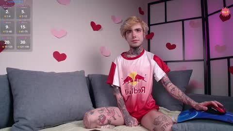 Snapshot of juuzou_kit chatting on February 8, 2025, 3:21 pm Juuzou hehim u can call me Juz online show from February 8, 2025, 3:21 pm