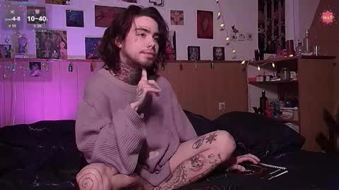 Snapshot of juuzou_kit chatting on December 2, 2025, 2:34 pm Juuzou hehim u can call me Juz online show from December 2, 2025, 2:34 pm