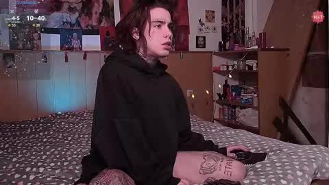 Snapshot of juuzou_kit chatting on December 4, 2025, 12:36 pm Juuzou hehim u can call me Juz online show from December 4, 2025, 12:36 pm