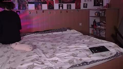 Snapshot of juuzou_kit chatting on December 21, 2025, 7:43 pm Juuzou hehim u can call me Juz online show from December 21, 2025, 7:43 pm