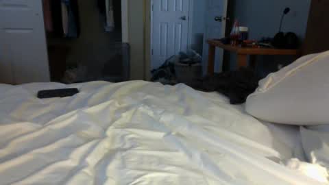 J and Sugar snap pea online show from September 21, 2025, 9:38 pm