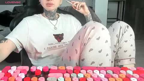 Alice online show from April 25, 2026, 7:33 am
