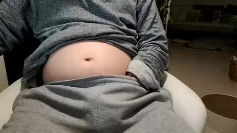 KI e697a5e69cac online show from December 2, 2025, 3:29 pm