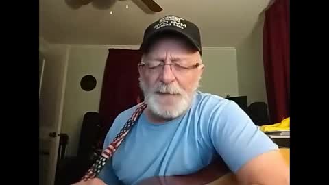 Snapshot of kabriggs136 chatting on April 21, 2026, 1:42 am kabriggs136 online show from April 21, 2026, 1:42 am