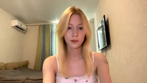 Snapshot of kacicasal chatting on July 12, 2026, 12:18 pm Mia 1st day here online show from July 12, 2026, 12:18 pm