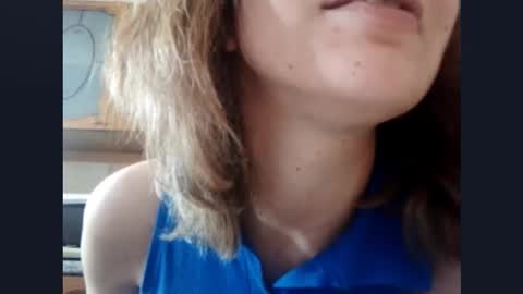 Snapshot of kacilangowski chatting on October 6, 2025, 8:12 am Nika online show from October 6, 2025, 8:12 am