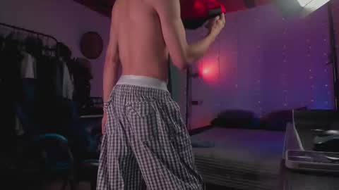 Kael Owens online show from November 27, 2025, 3:36 pm