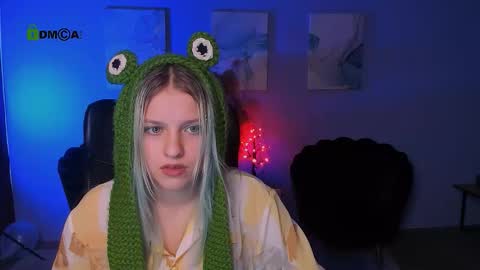 kaela_spell_ online show from November 14, 2025, 10:25 am