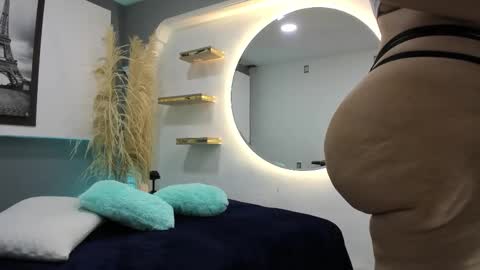 Antonella online show from November 5, 2025, 4:45 am