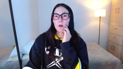 ChloeIndependient model online show from March 12, 2026, 4:18 am